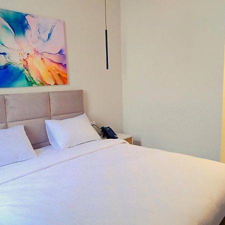 Add Hotel Алма Ата Екстериор снимка