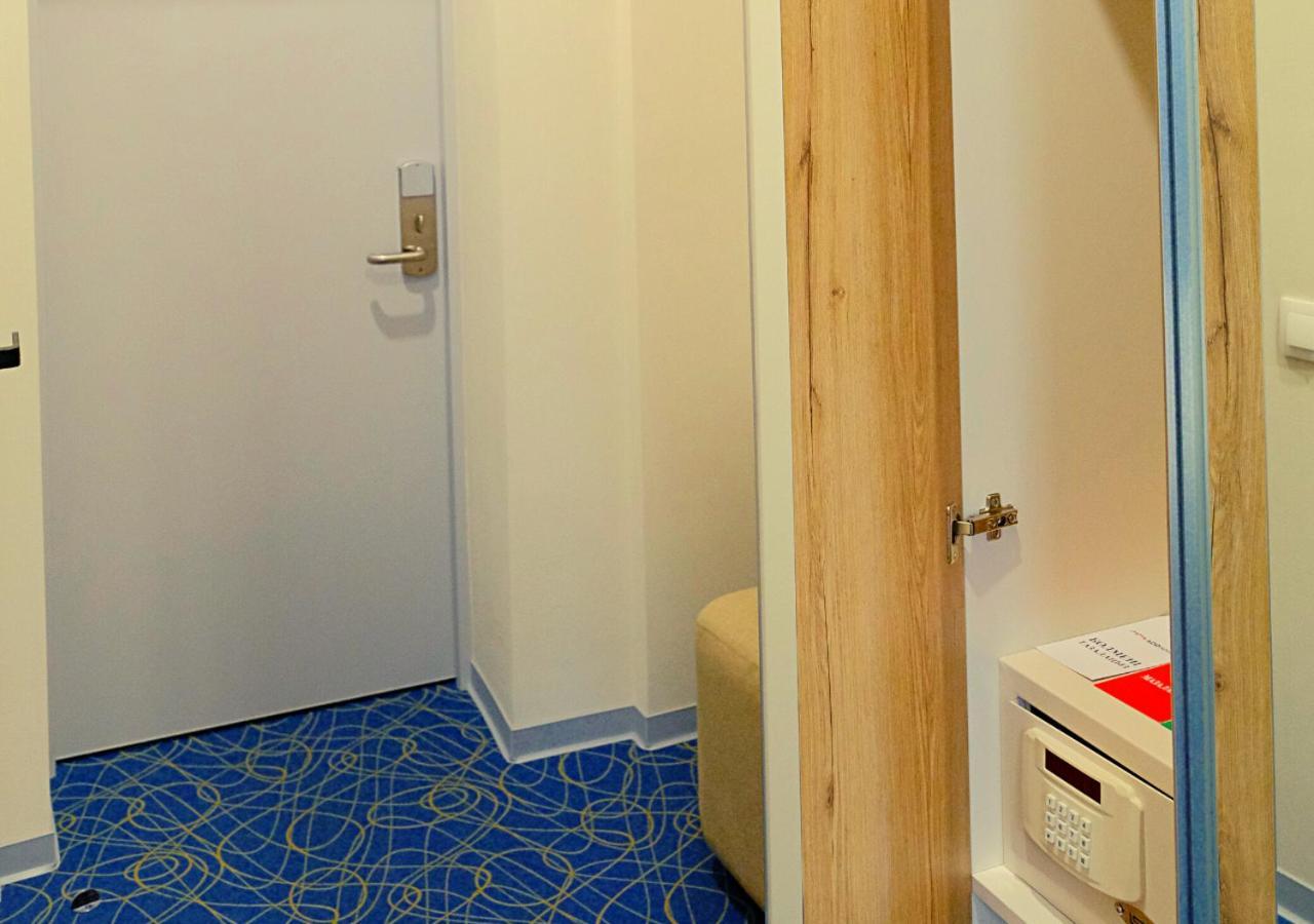 Add Hotel Алма Ата Екстериор снимка