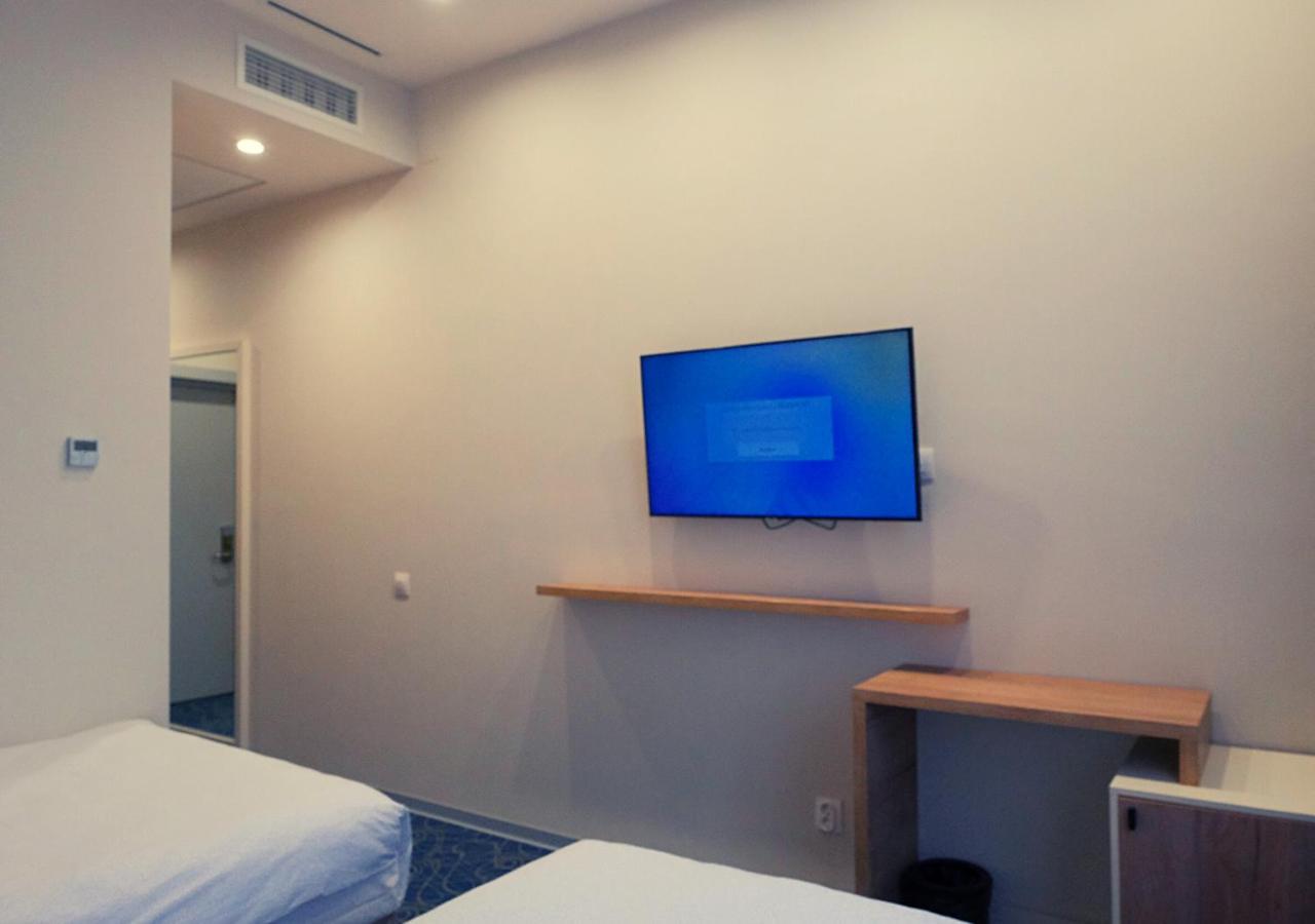 Add Hotel Алма Ата Екстериор снимка
