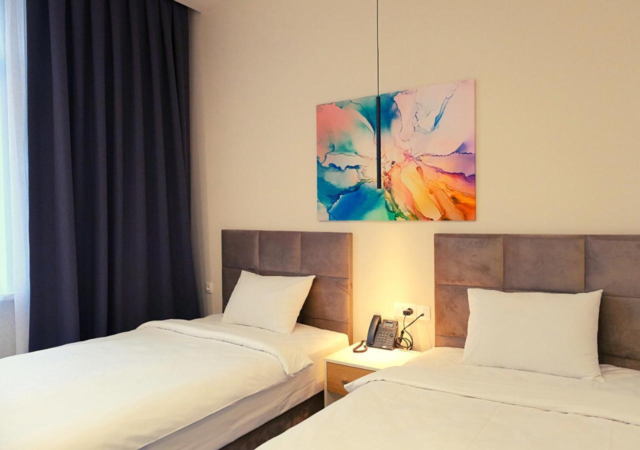 Add Hotel Алма Ата Екстериор снимка