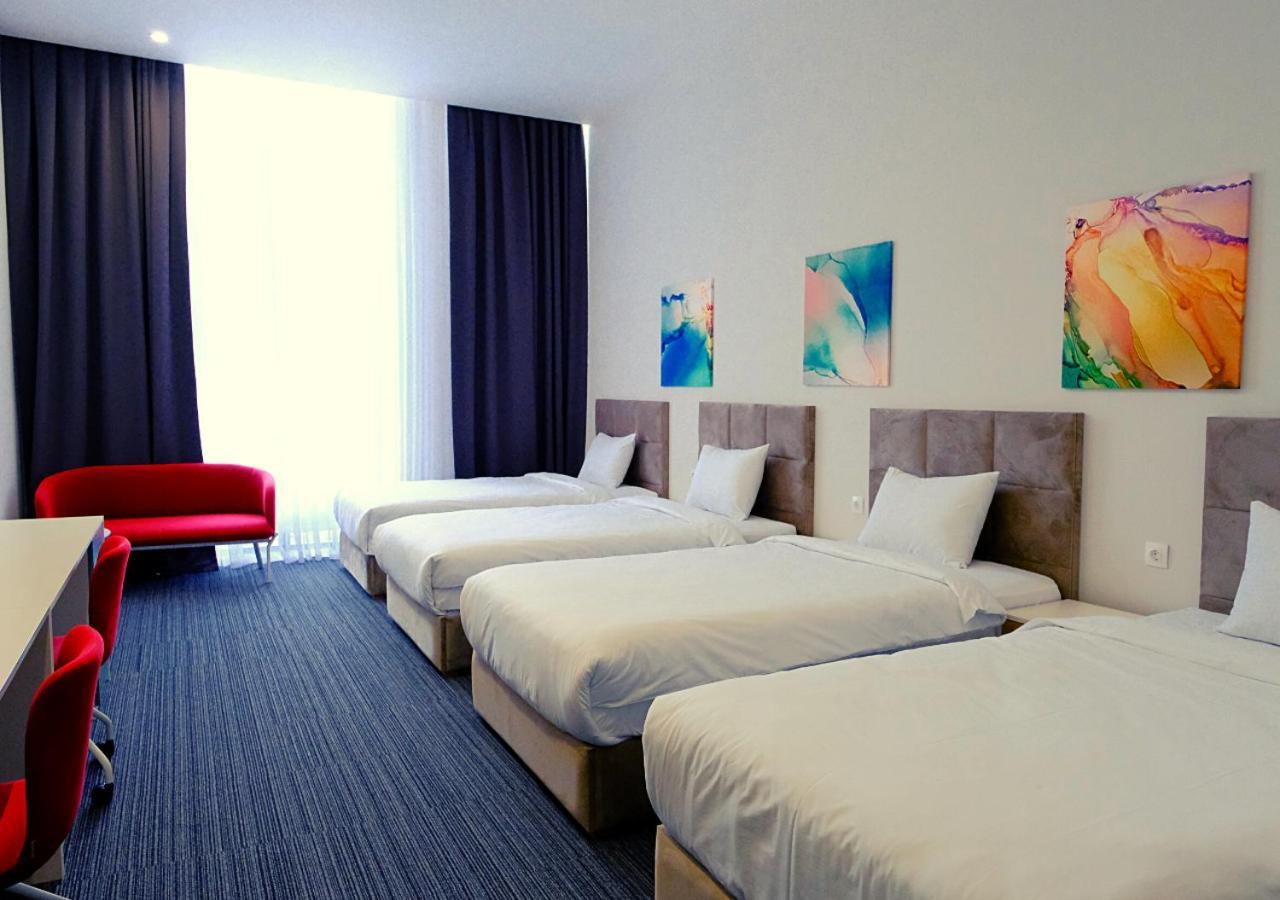 Add Hotel Алма Ата Екстериор снимка
