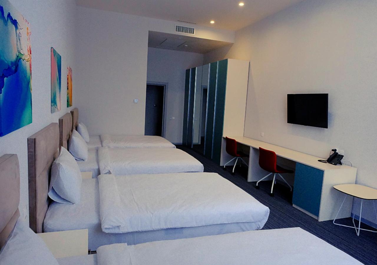 Add Hotel Алма Ата Екстериор снимка