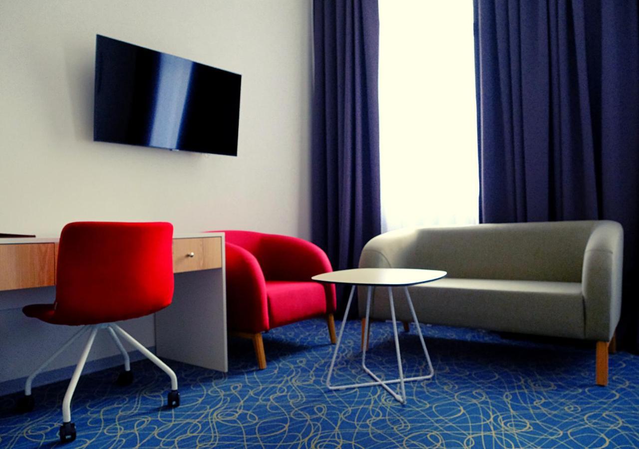Add Hotel Алма Ата Екстериор снимка