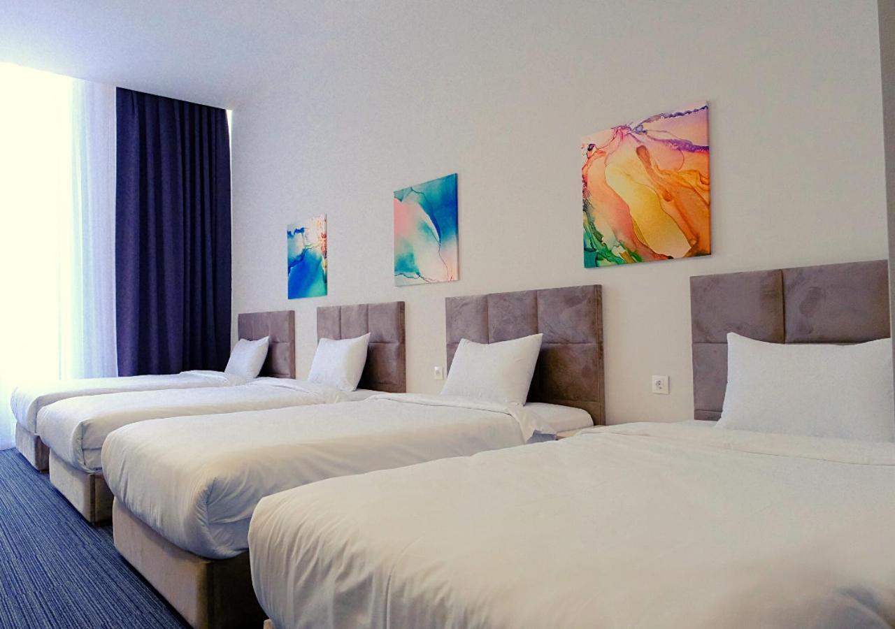 Add Hotel Алма Ата Екстериор снимка