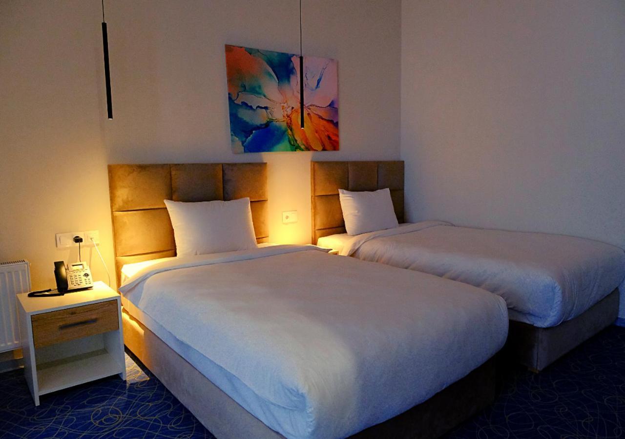 Add Hotel Алма Ата Екстериор снимка