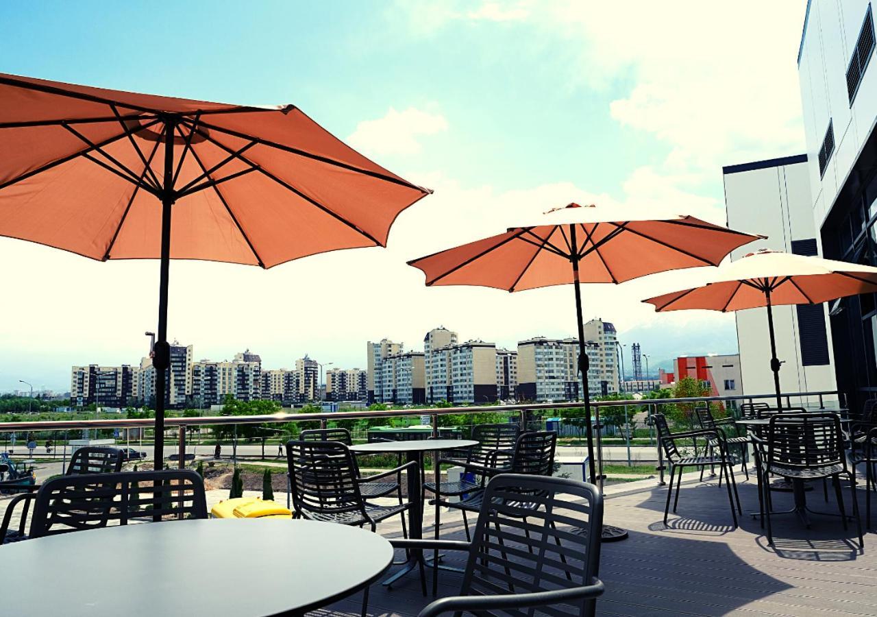 Add Hotel Алма Ата Екстериор снимка